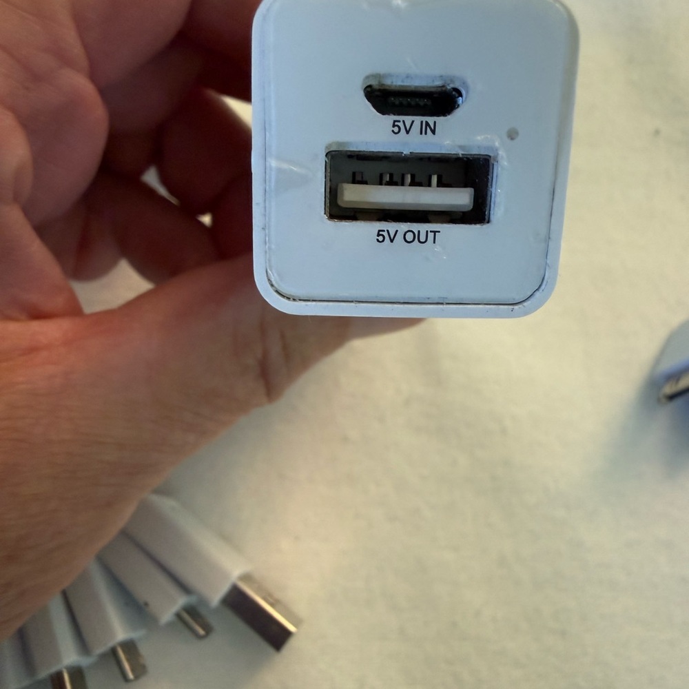 iPhone Multi-Adapter Charger Kit - Picture 4 of 5